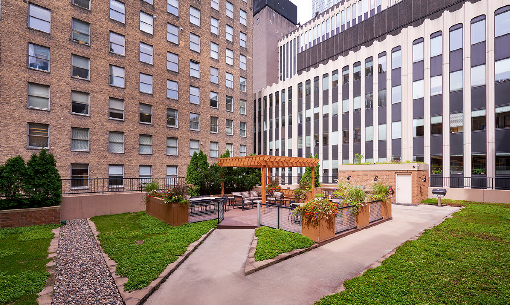 outdoor plaza at the metro apartments