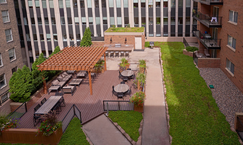 outdoor plaza at the metro apartments